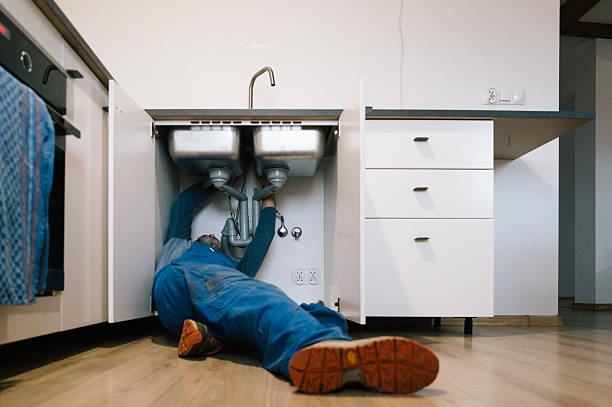 Professional Leak Detection technician working in Hoagland, IN